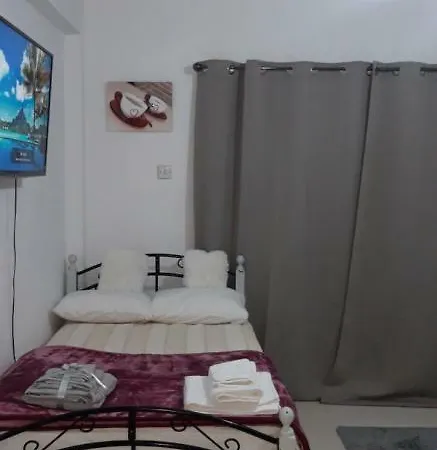 Kalogera Central شقة لارنكا